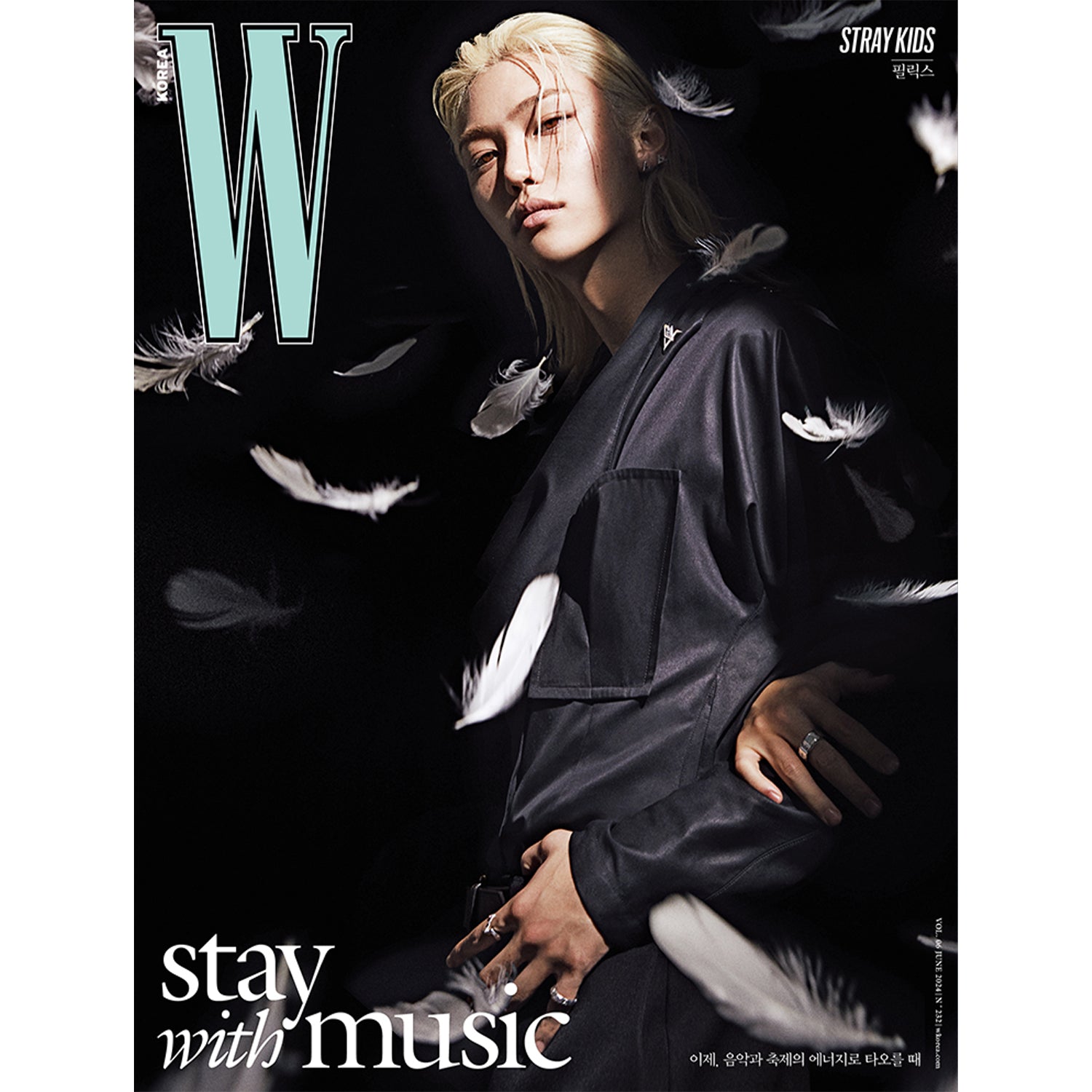 W KOREA 'JUNE 2024 - STRAY KIDS' M VERSION COVER